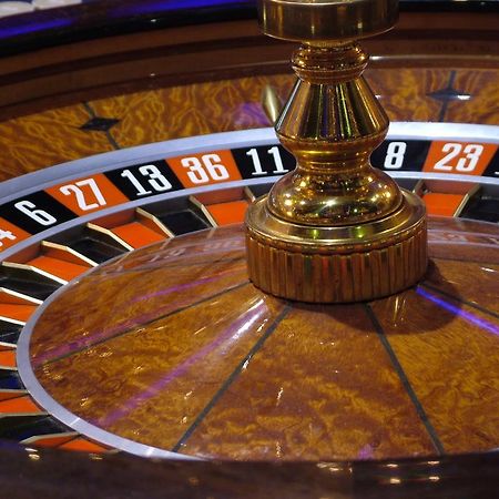 Ambassador Hotel & Casino ปารามารีโบ ภายนอก รูปภาพ