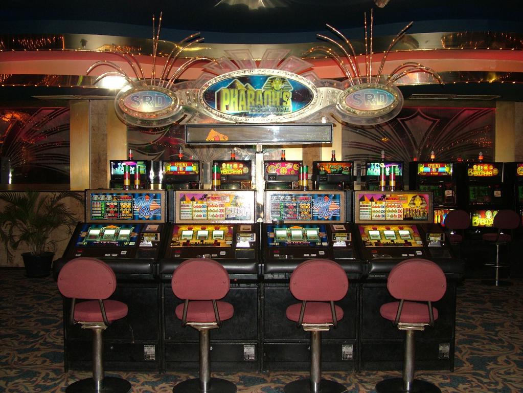 Ambassador Hotel & Casino ปารามารีโบ ภายนอก รูปภาพ